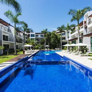 Luxurious & In Playa Steps From The Apartment